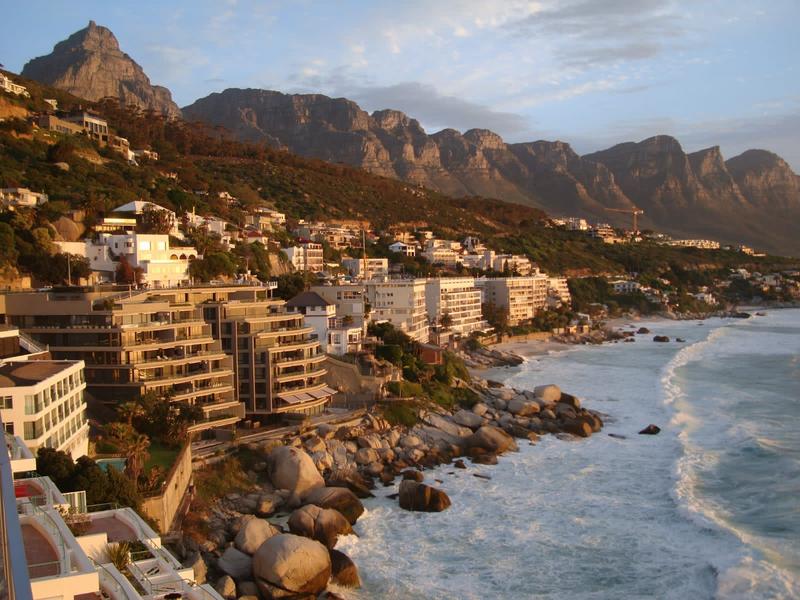 To Let 4 Bedroom Property for Rent in Clifton Western Cape